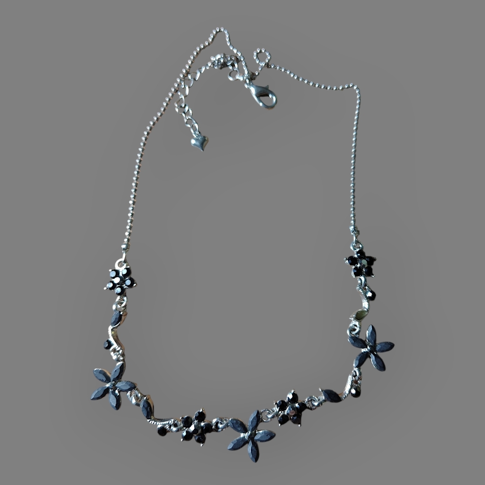 SILVER TONE WITH GRAY AND BLACK FLORAL Women's NECKLACE